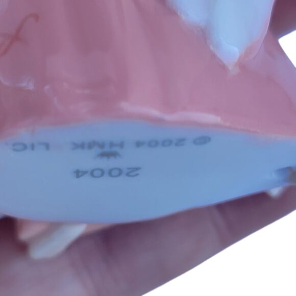 Vintage Hallmark Mother and Daughter Porcelain Ornament 2004 - Picture 7 of 10